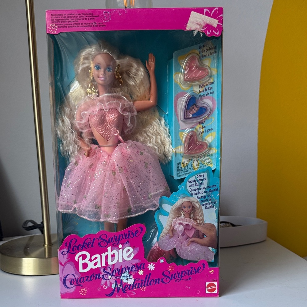 Barbie Locket Surprise
